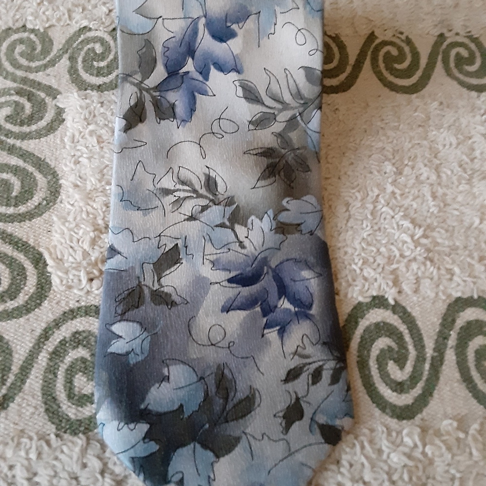 Men's tie